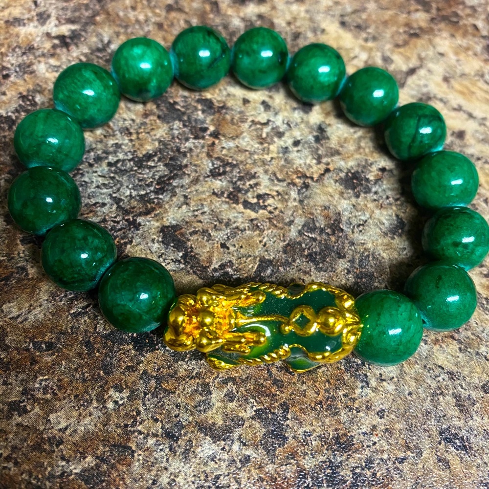 Bracelet with Pi Xiu  in 12mm bead size